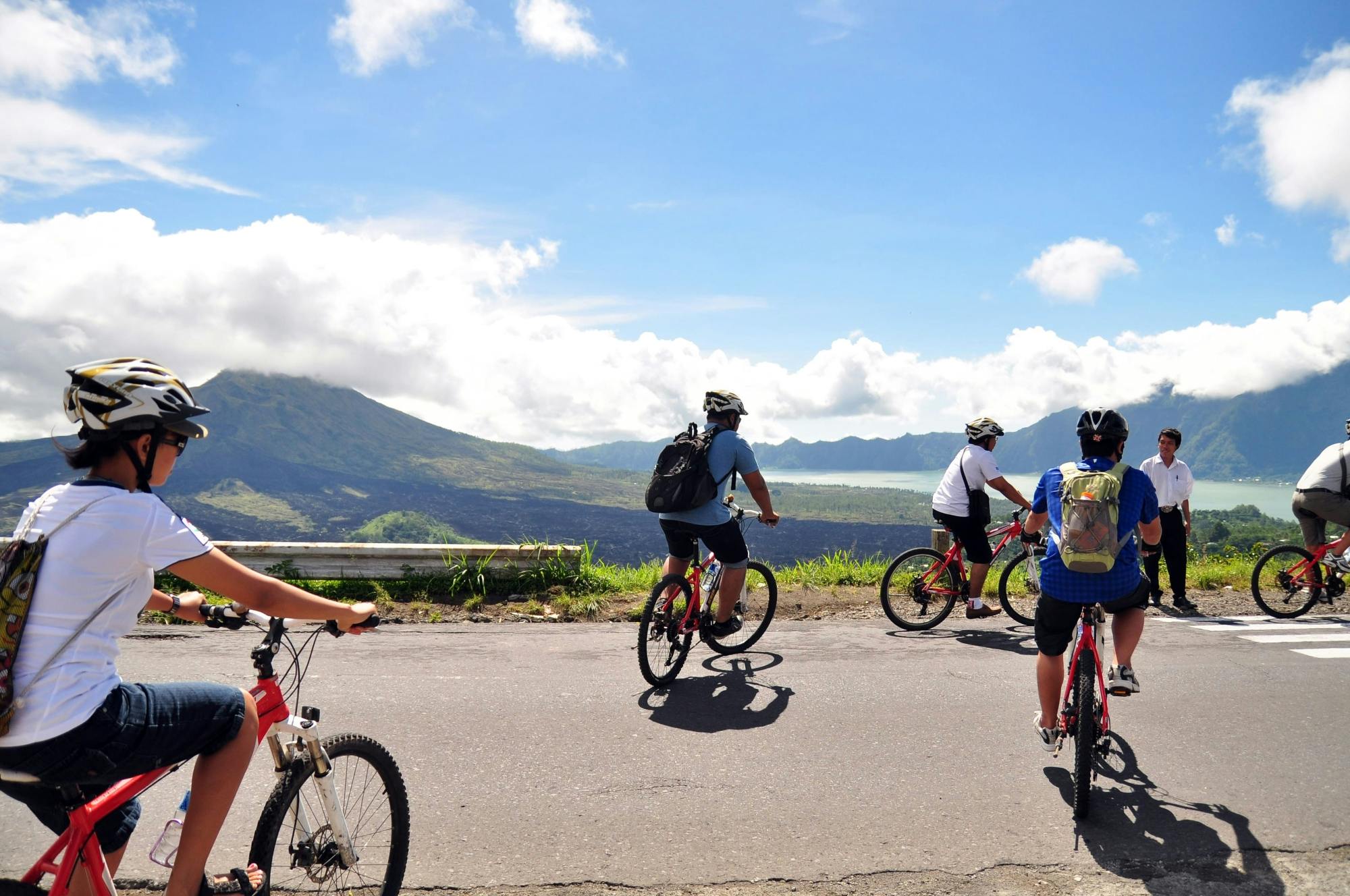 Bali scenic cycling tour