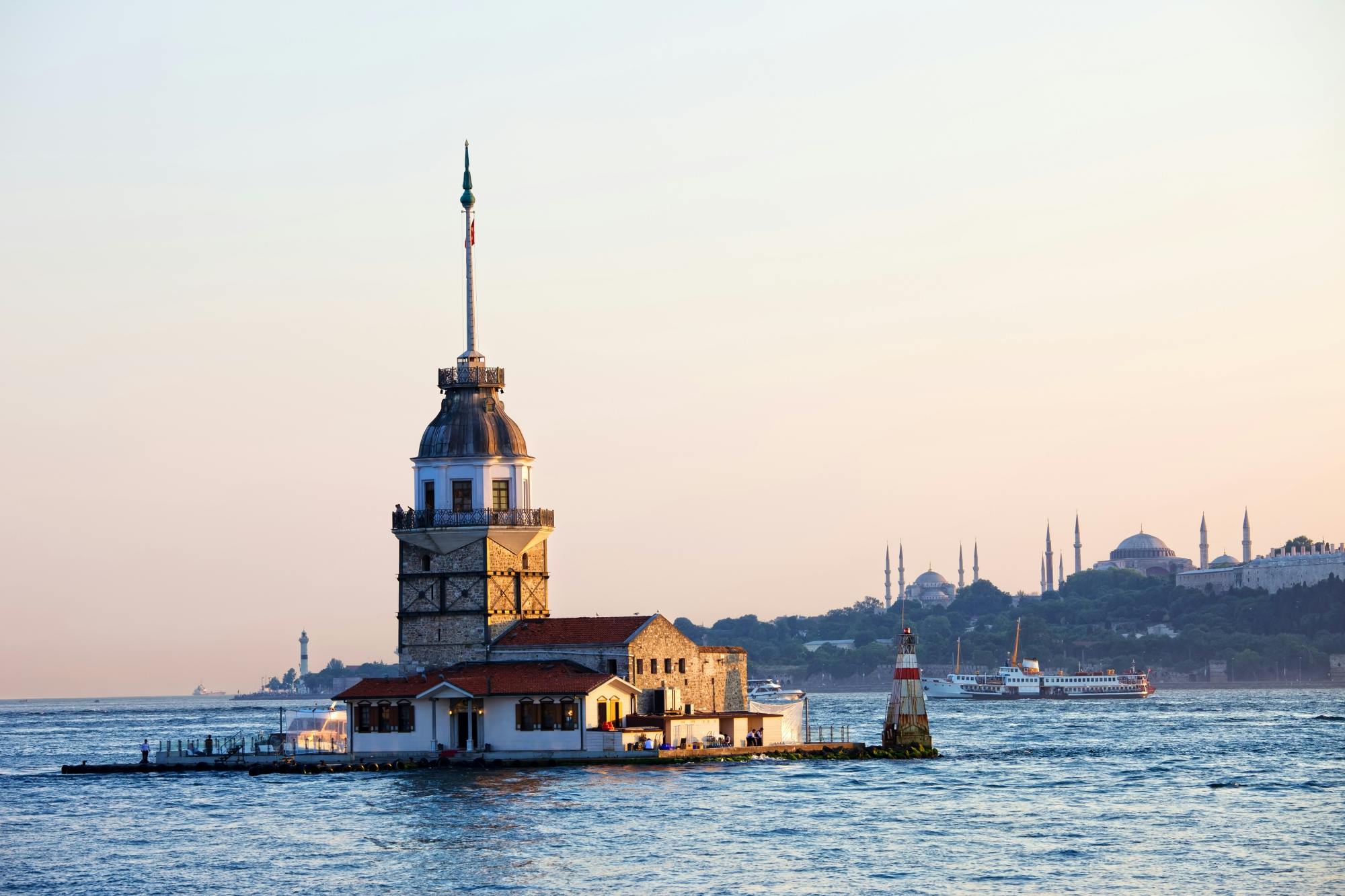 Biglietti salta fila per le torri di Istanbul con audioguide