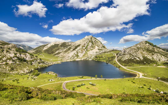 Day trip to Covadonga lakes, sanctuary, Cangas and Lastres from Oviedo