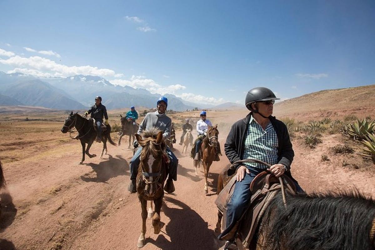 Tour privato di mezza giornata a cavallo nei dintorni di Cusco