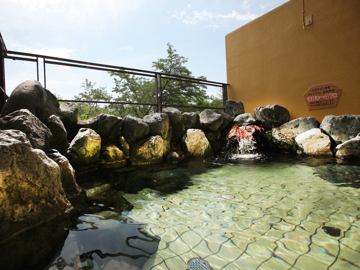 Gorące źródła w hotelu Kaminoyu Onsen w Yamanashi