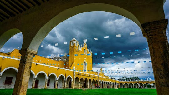 Ganztägige Tour nach Izamal und Kimbilá mit dem Maya-Zug