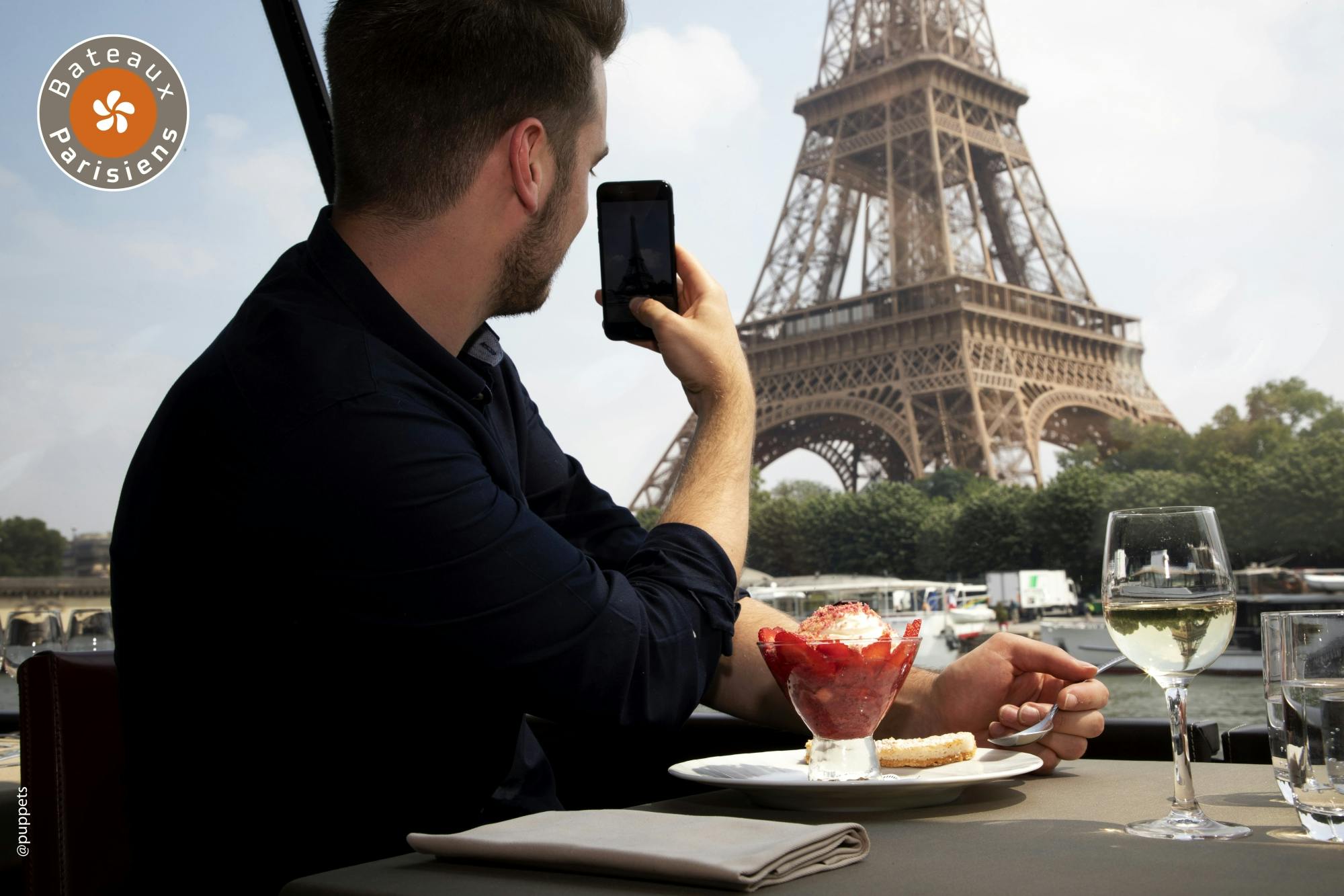 Jantar Cruzeiro essencial em Paris