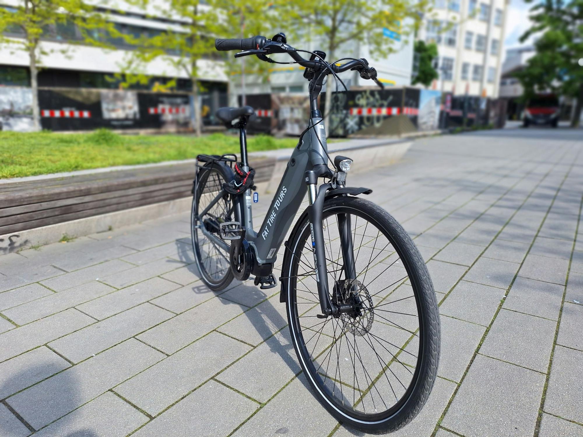 Milan e-bike rental for self-guided city exploration