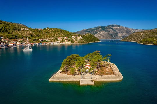 Ithaca Island Boat Cruise from Sami Port with Swim Stops and Snacks