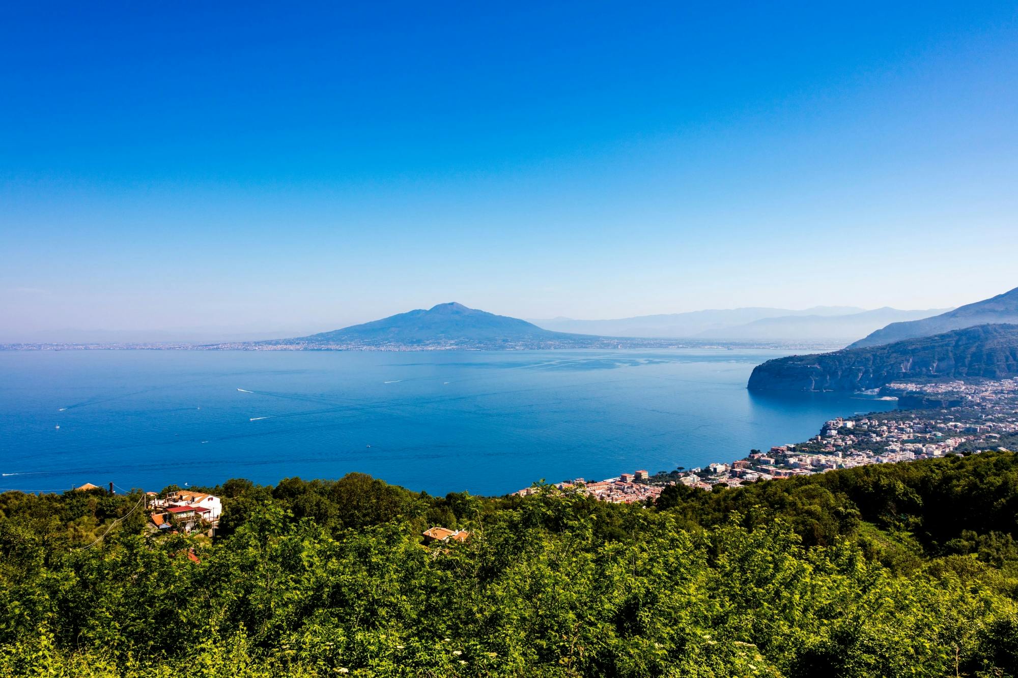 Sorrento's Due Golfi train tour with regional food tastings