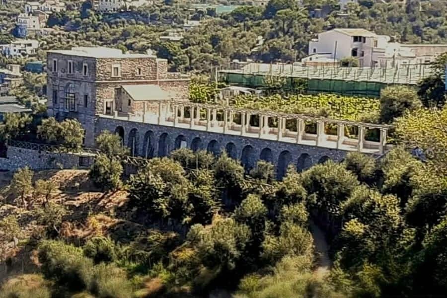 Sorrento's Due Golfi train tour with regional food tastings