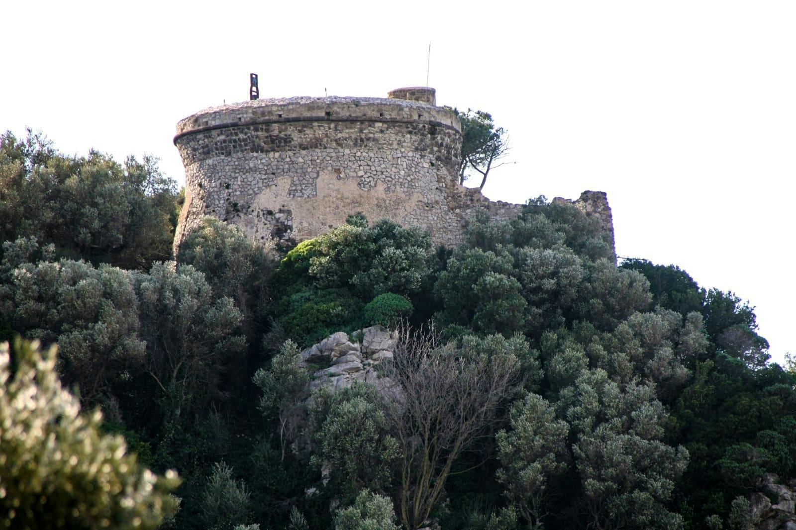 Sorrento's Due Golfi train tour with regional food tastings