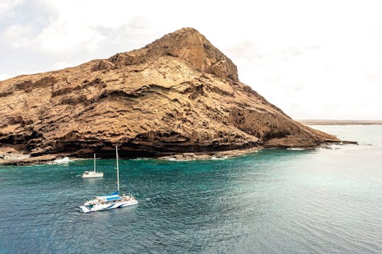 Crucero en catamarán por la isla de Sal con bebidas y aperitivos todo incluido