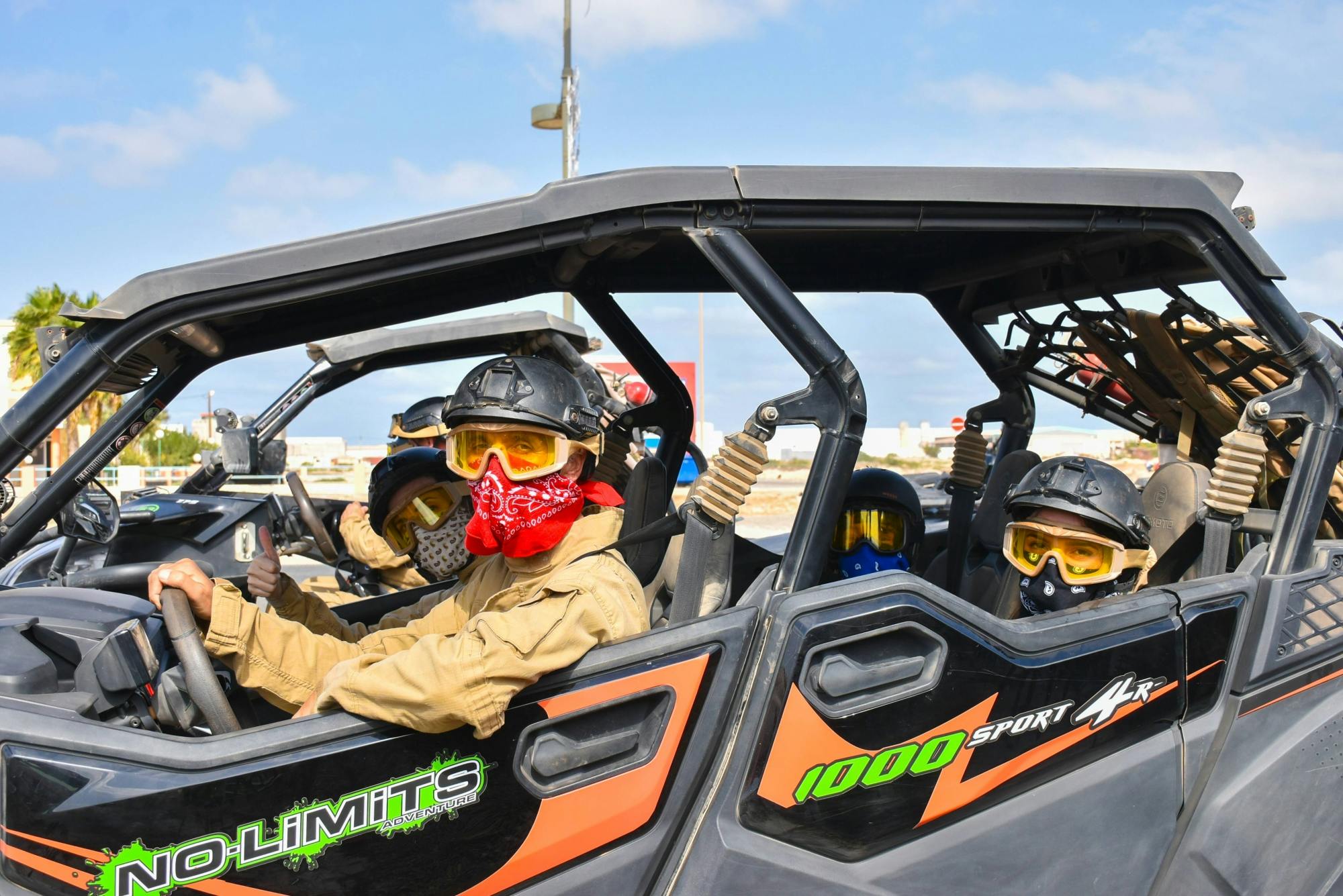 Passeio de buggy off-road para toda a família no Sal de Cabo Verde