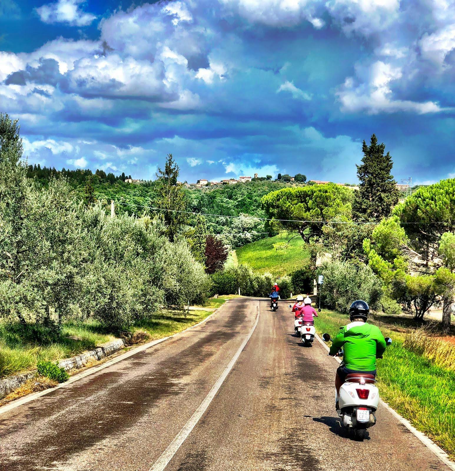 Tuscany Vespa Tour in Chianti with Wine Tasting