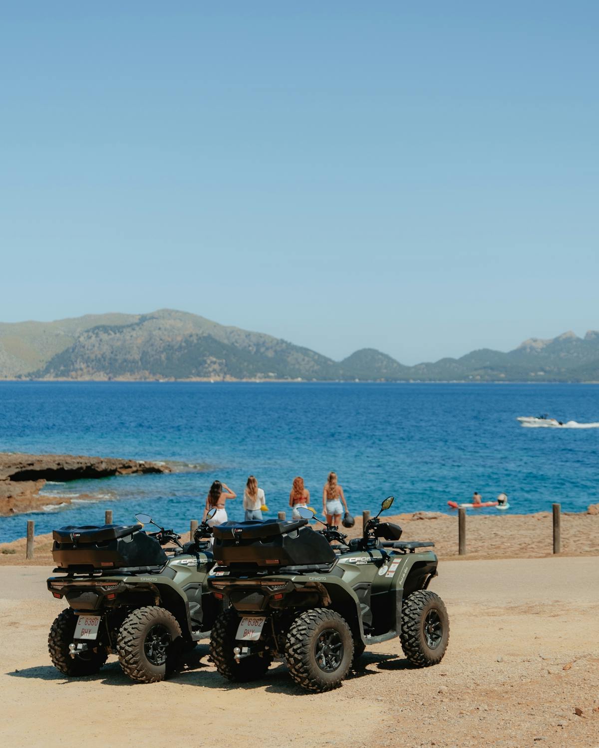 Tour in quad al tramonto a Cala San Joan