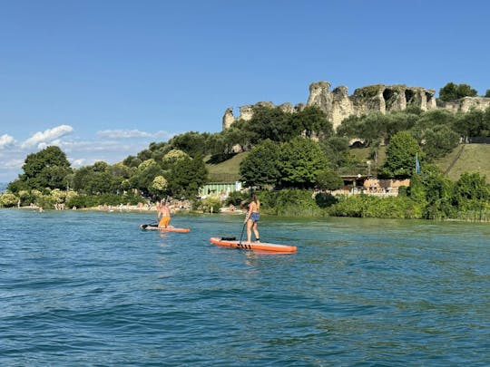 Doświadczenie pływania na desce SUP nad jeziorem Garda w okolicach Sirmione