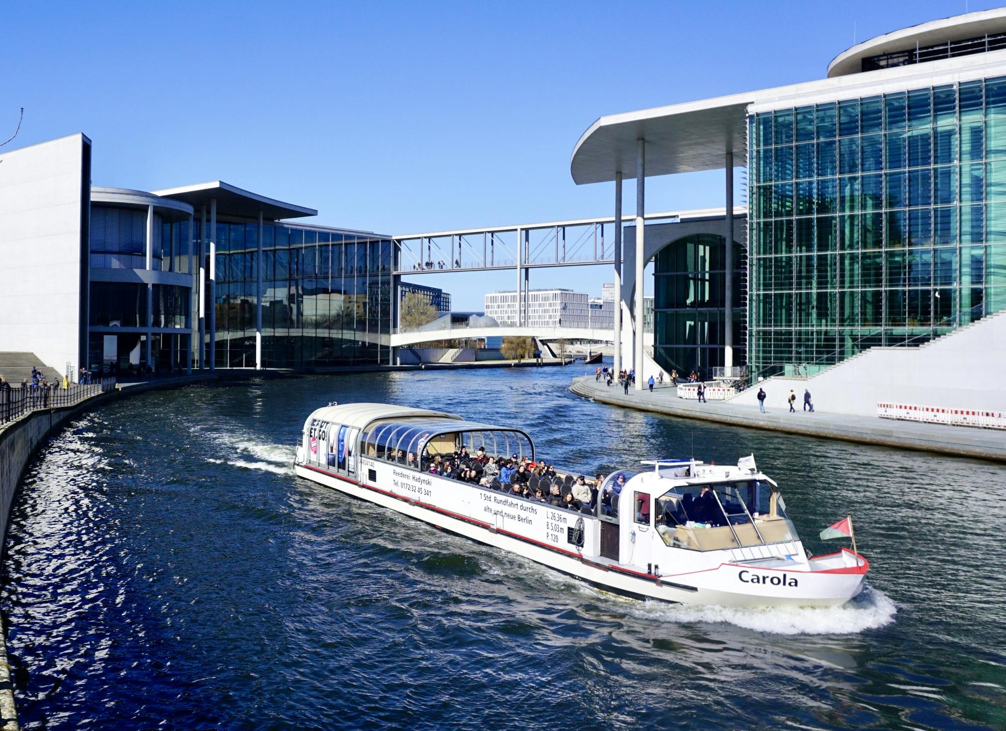 1-stündige Bootstour auf der Spree durch Berlin mit Guide an Bord