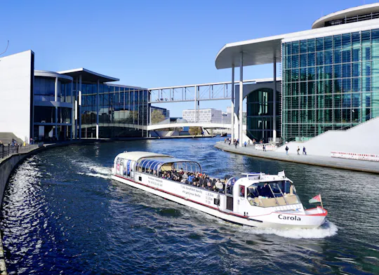 Crucero de 1 hora por el río Spree de Berlín con guía a bordo