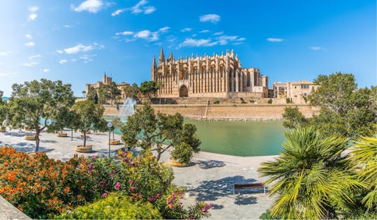 Palma de Mallorca: Visita guiada en grupos reducido y acceso rápido a la Catedral