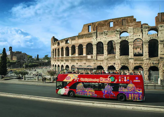Rzym Hop-On Hop-Off Tour z transferem pociągiem z Civitavecchia