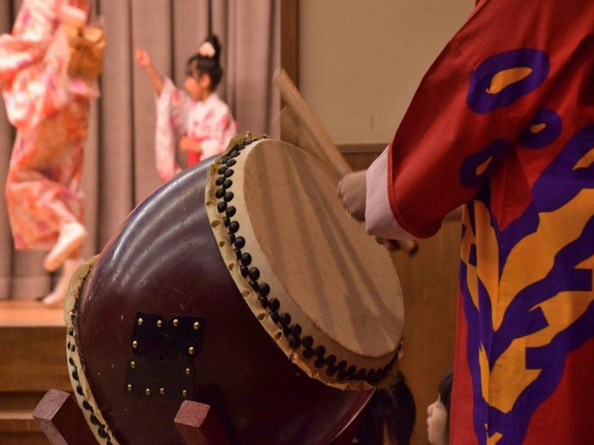 Taiko-Trommel-Erlebnis in Tokio mit Lehrern