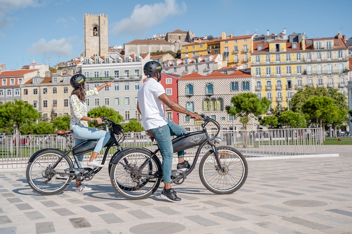 E-Bike-Tour die Hügel hinauf in Lissabon