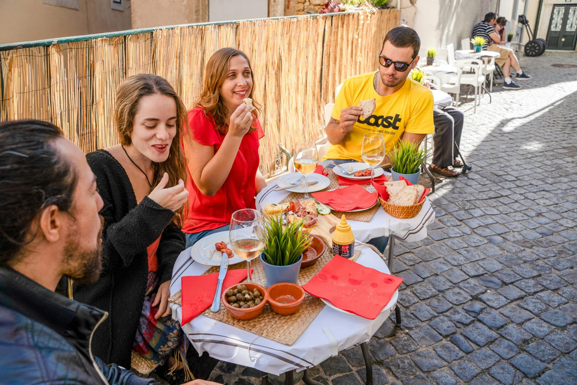 Lissabon: Verkostungstour auf dem Hoverboard mit deutschem Guide