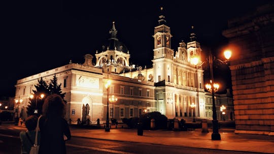 Besuchen Sie das verzauberte Madrid bei Nacht