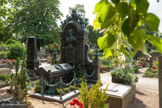 Guided tour Johannis cemetery and Hesperid Gardens Nuremberg