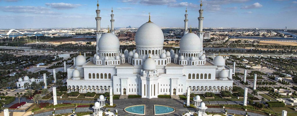 Polish tour of Abu Dhabi from Dubai with lunch at local restaurant