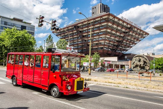 All Inclusive Tour op de Presporacik Oldtimer Bus in Bratislava