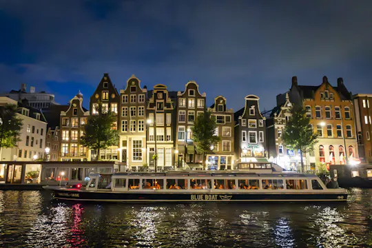 Abendliche Grachtenfahrt durch Amsterdam