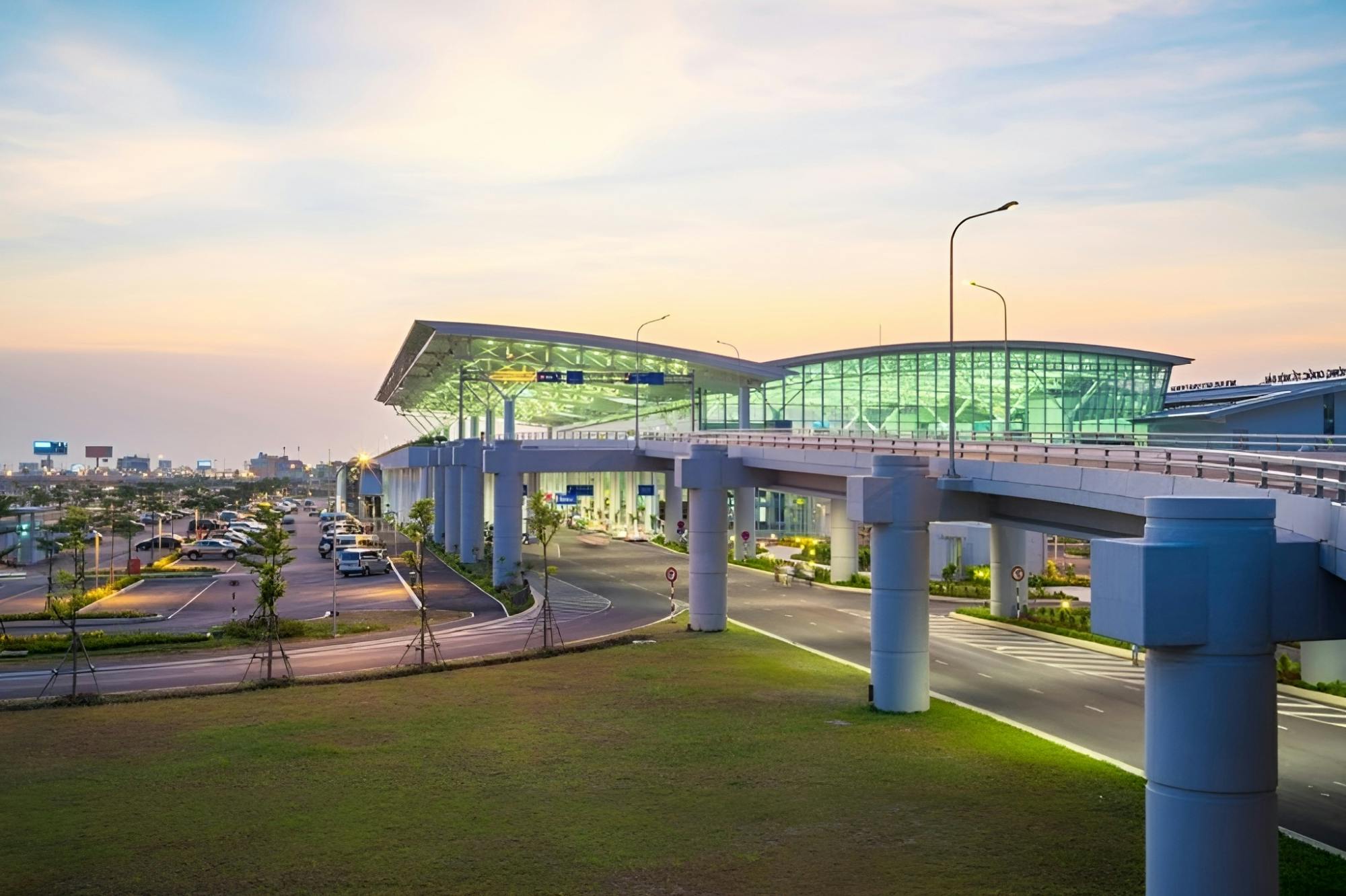 Serviço de transporte privado de Ha Noi para o Aeroporto Noi Bai