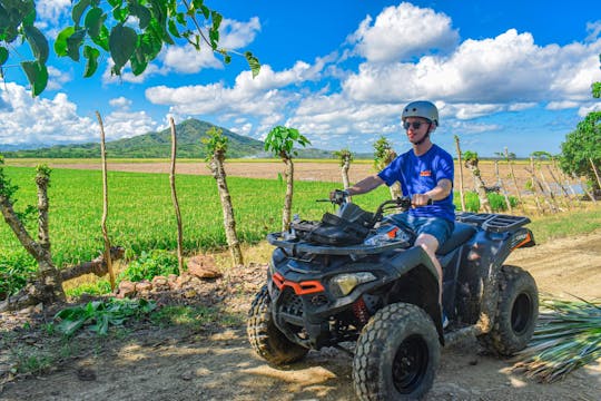 Passeio de dia inteiro em 4x4 na República Dominicana com visita a Montana Redonda