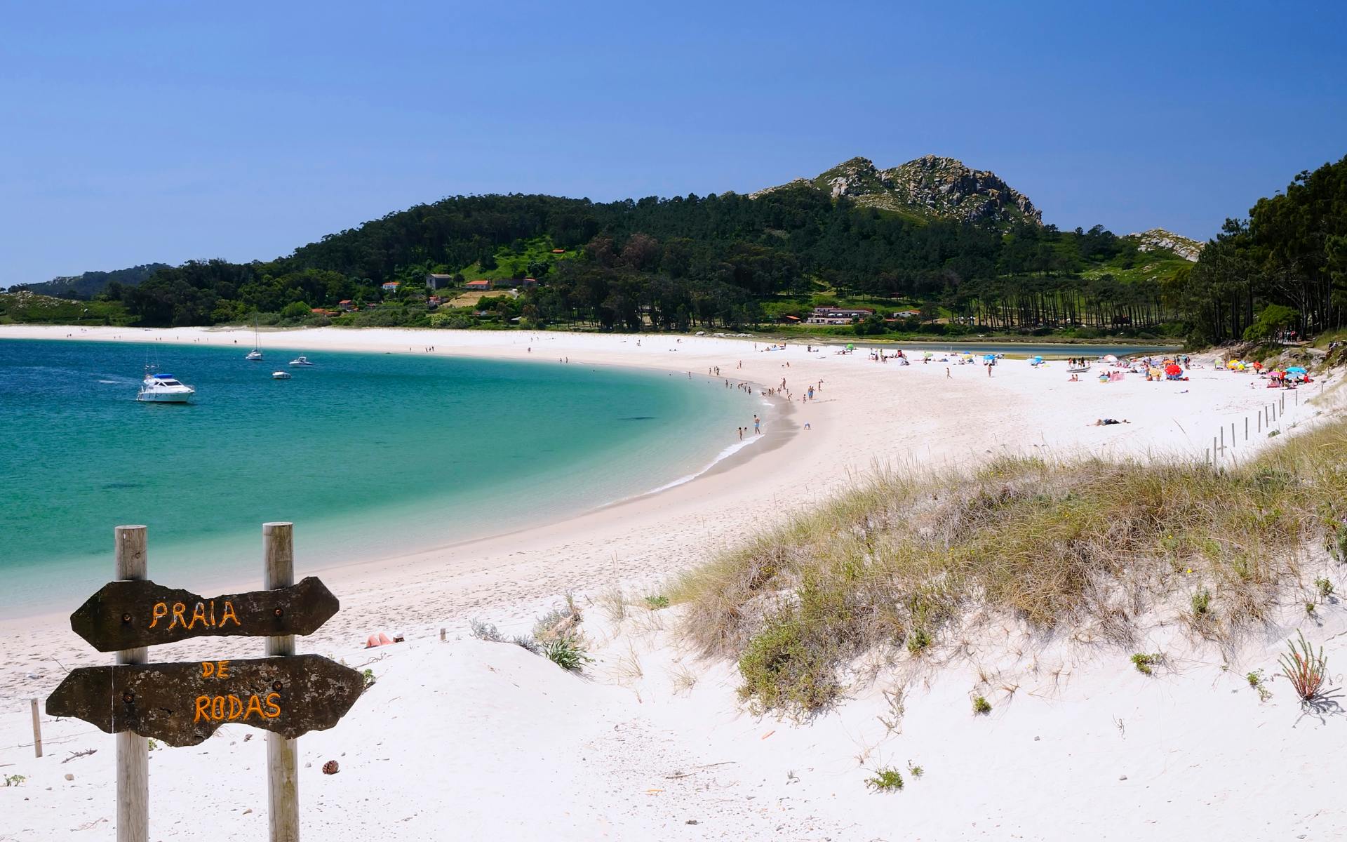 Cies Islands Cruise by Sailboat with Snorkel and Paddle Surf