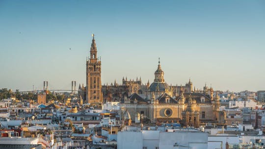 Escursione di un giorno da Malaga a Siviglia con Alcázar o cattedrale facoltativi