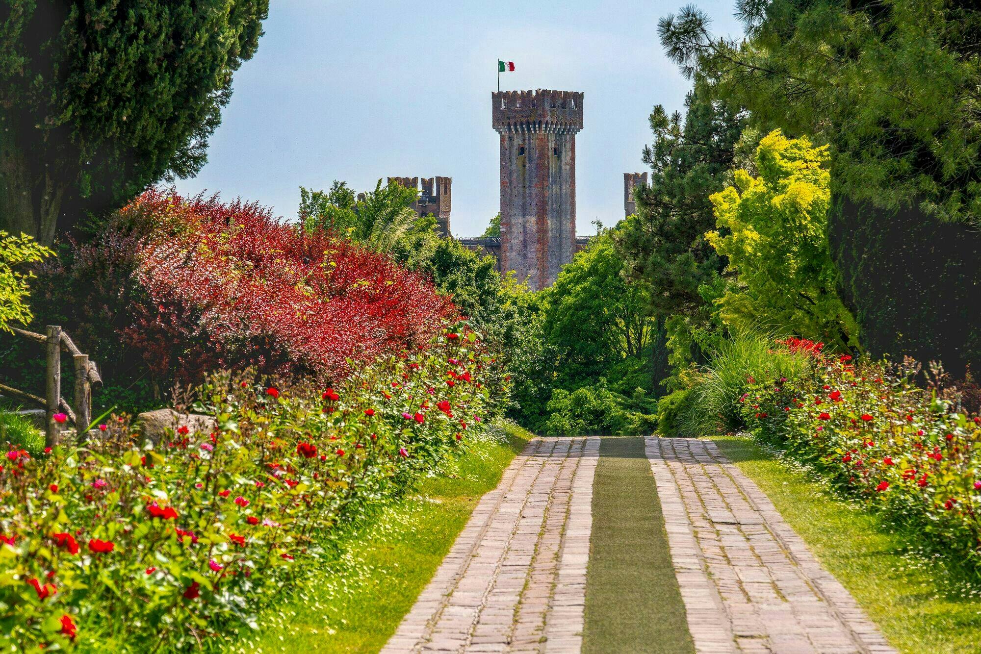 Borghetto full-day tour with pasta tasting and Sigurtà Gardens