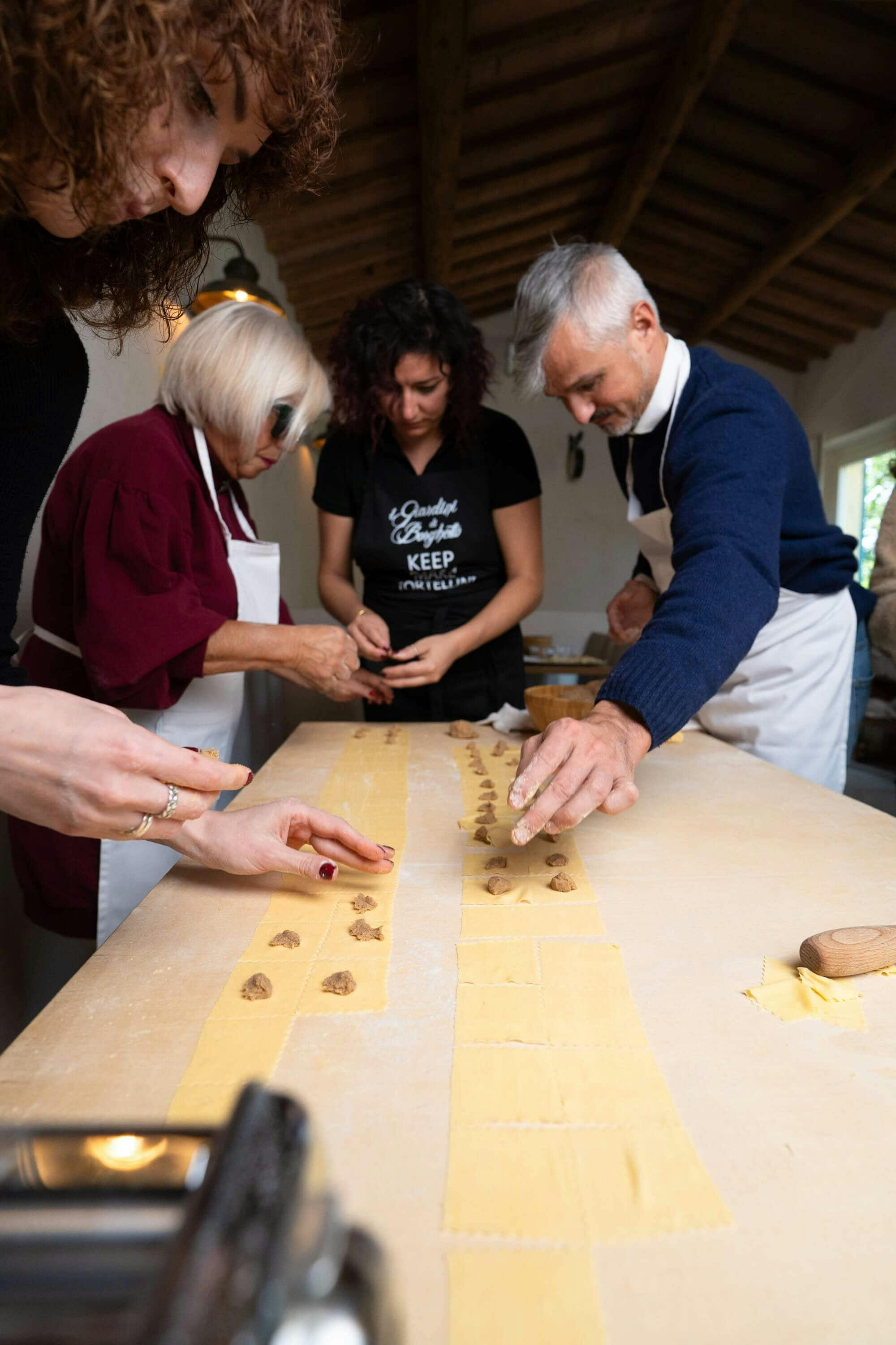 Borghetto full-day tour with pasta tasting and Sigurtà Gardens