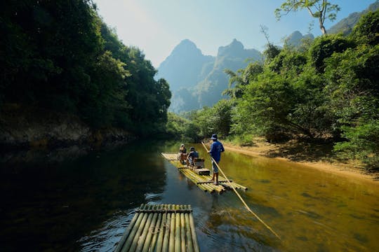 Dagtocht naar Khao Sok met olifantenopvangcentrum en bamboe-raften