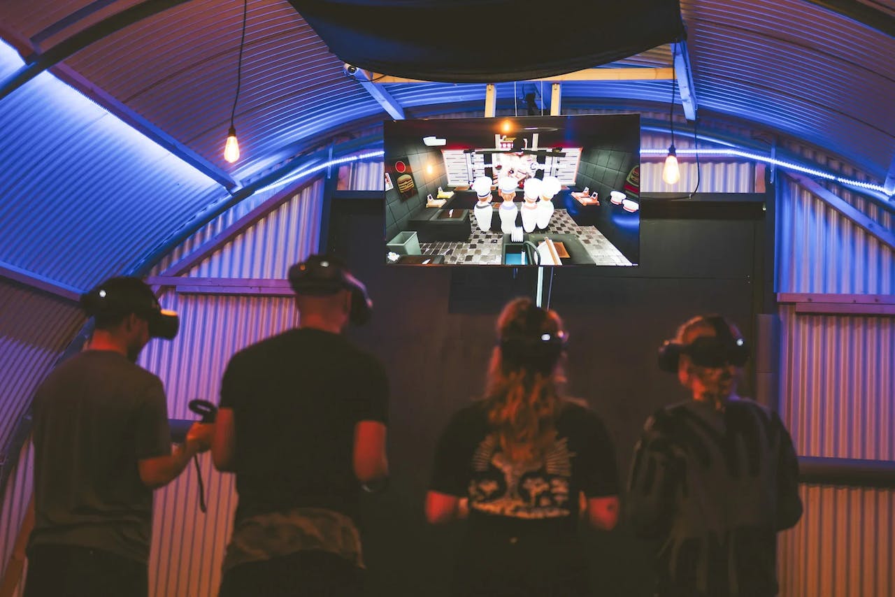 Free-roam virtual reality adventure in Amsterdam