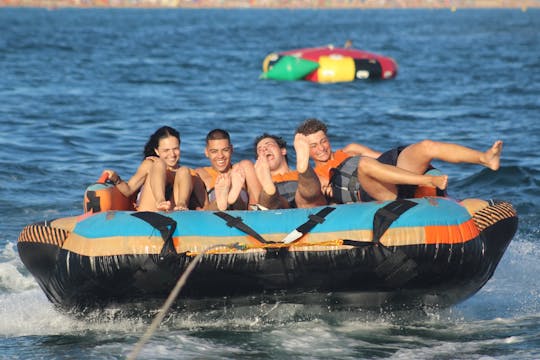 Experiencia loca en un sofá-barco en Armação De Pêra