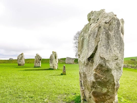 Avebury and Stonehenge day tour from London