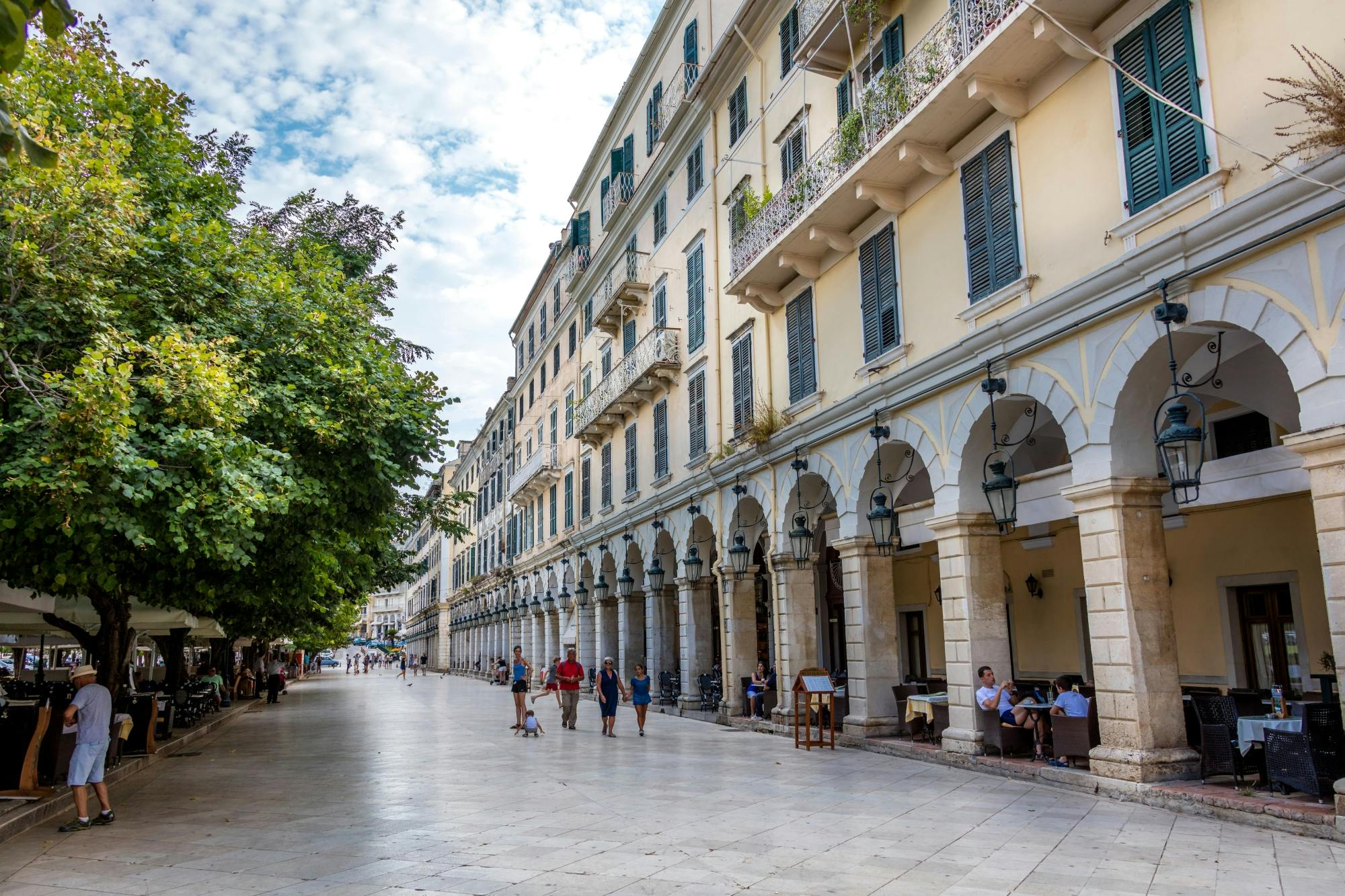 Corfu Stadstour en Baai Boottocht met Diner in een Taverne