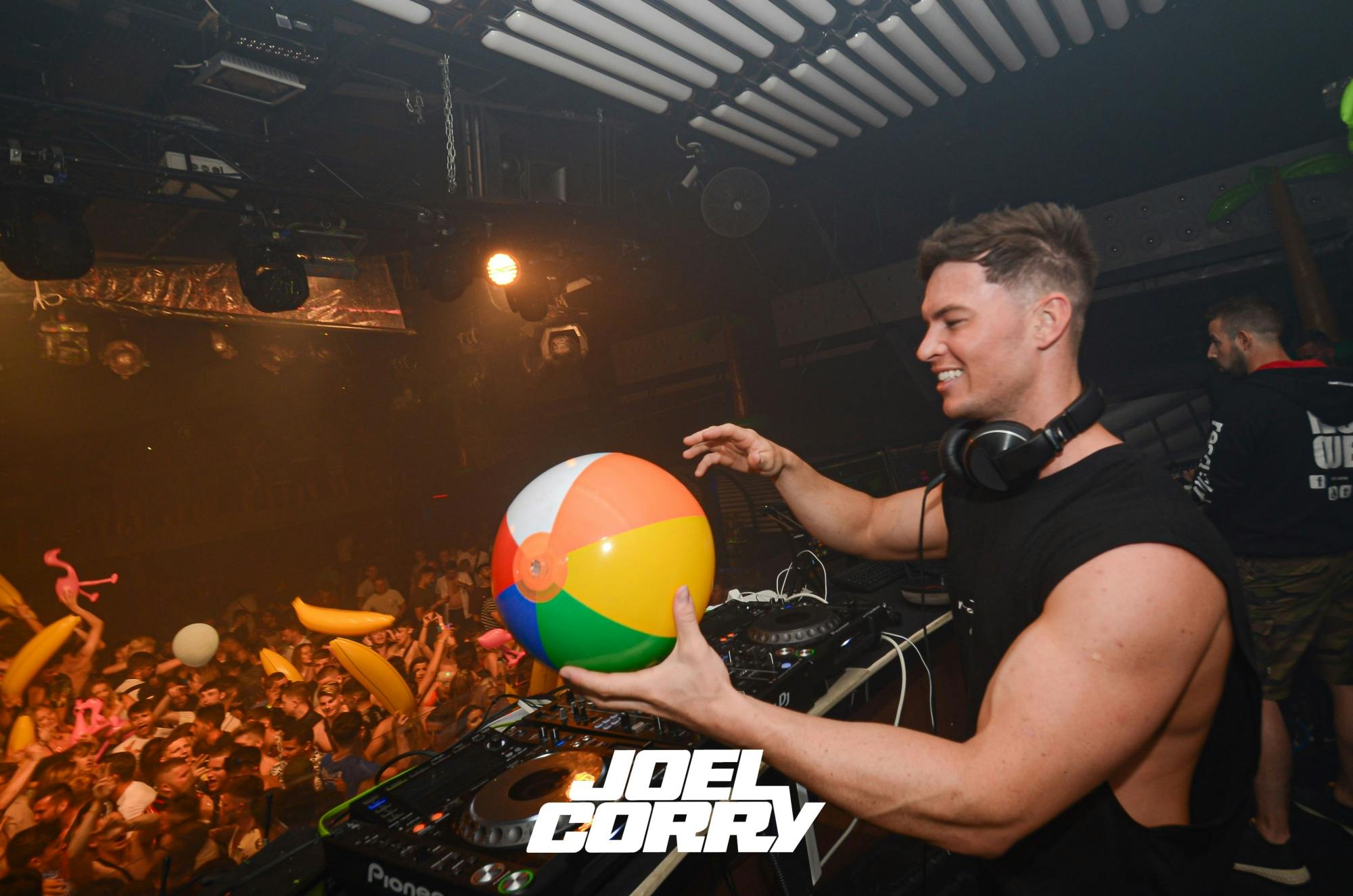 Scene Joel Corry DJ show at Rescue Club in Zante