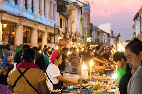 Passeio pela Cidade Velha de Phuket com o Mercado Noturno de Thalang Road