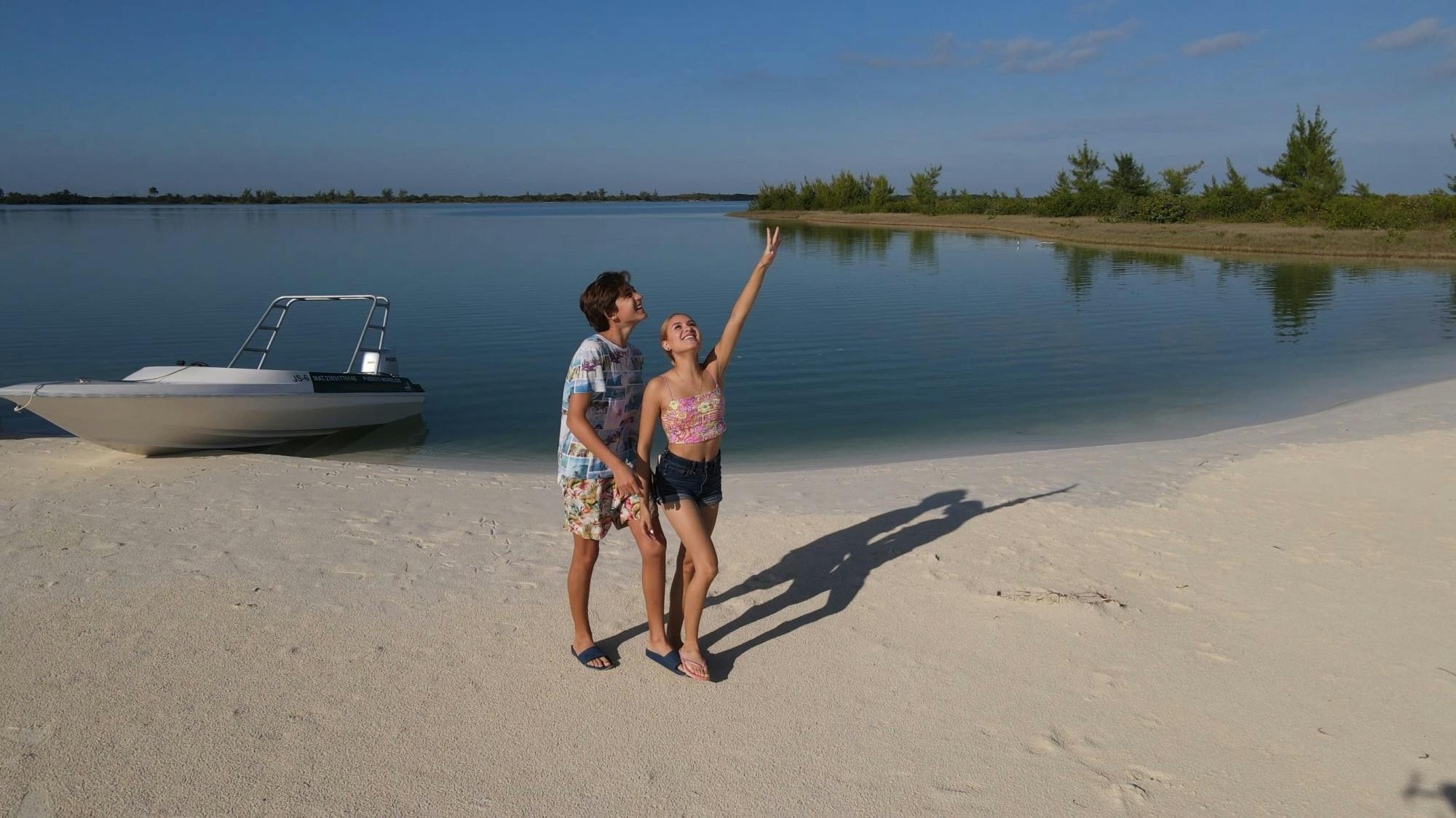 Mexican speedboat safari tour to Isla Blanca