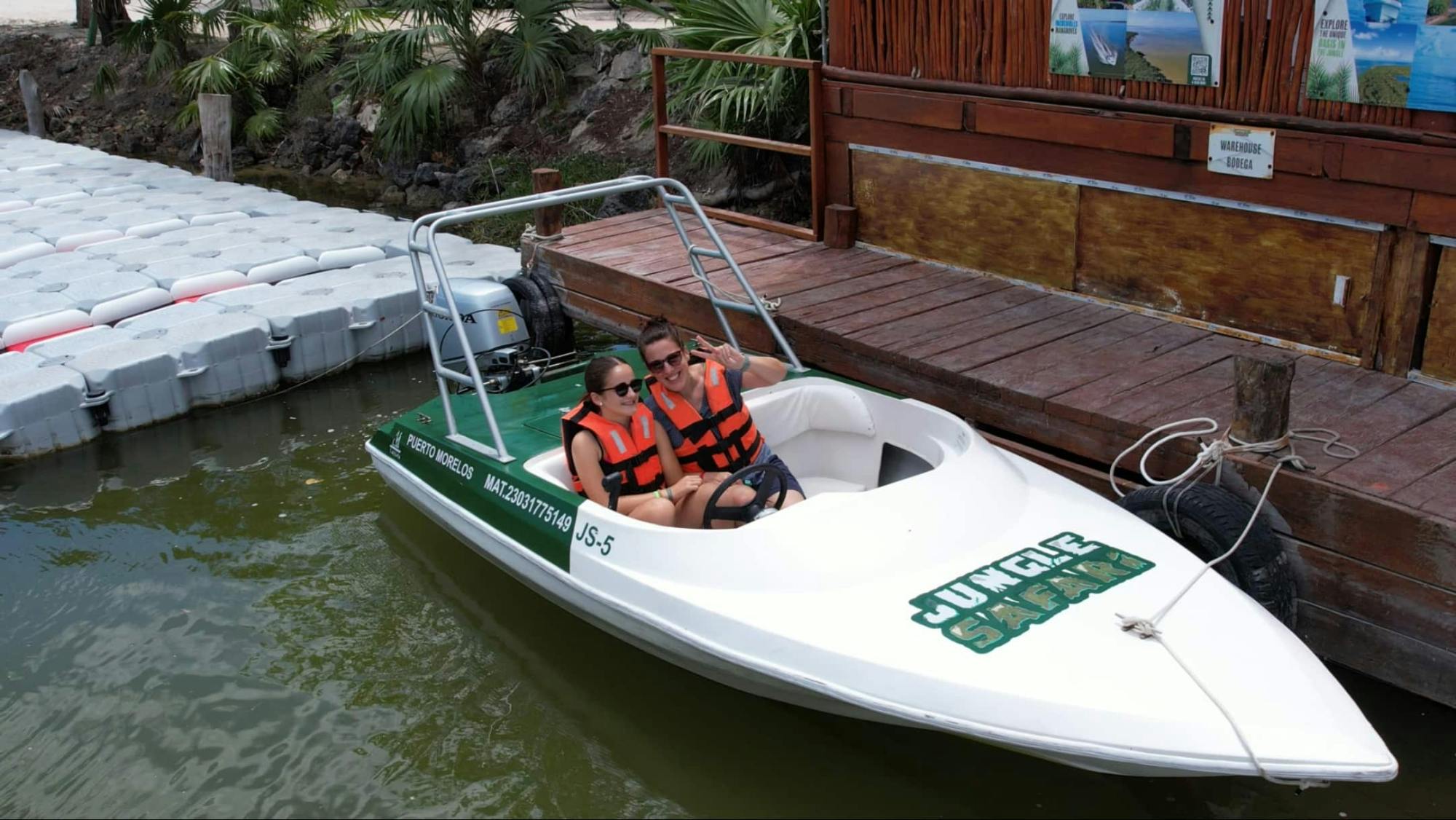 Mexican speedboat safari tour to Isla Blanca