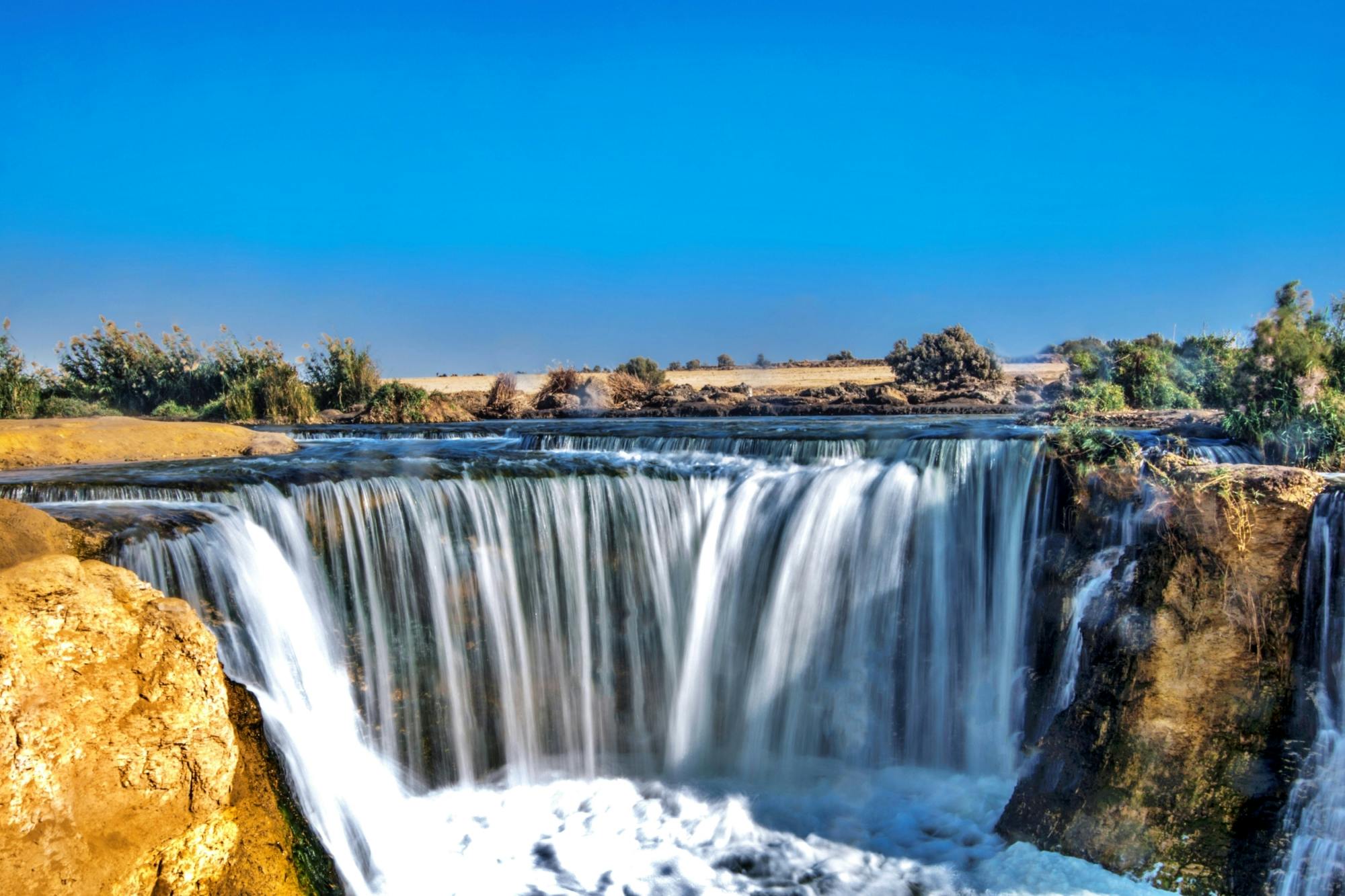 Descubra el oasis de El-Fayoum, Wadi El Rayyan y la pirámide de Meidum desde El Cairo