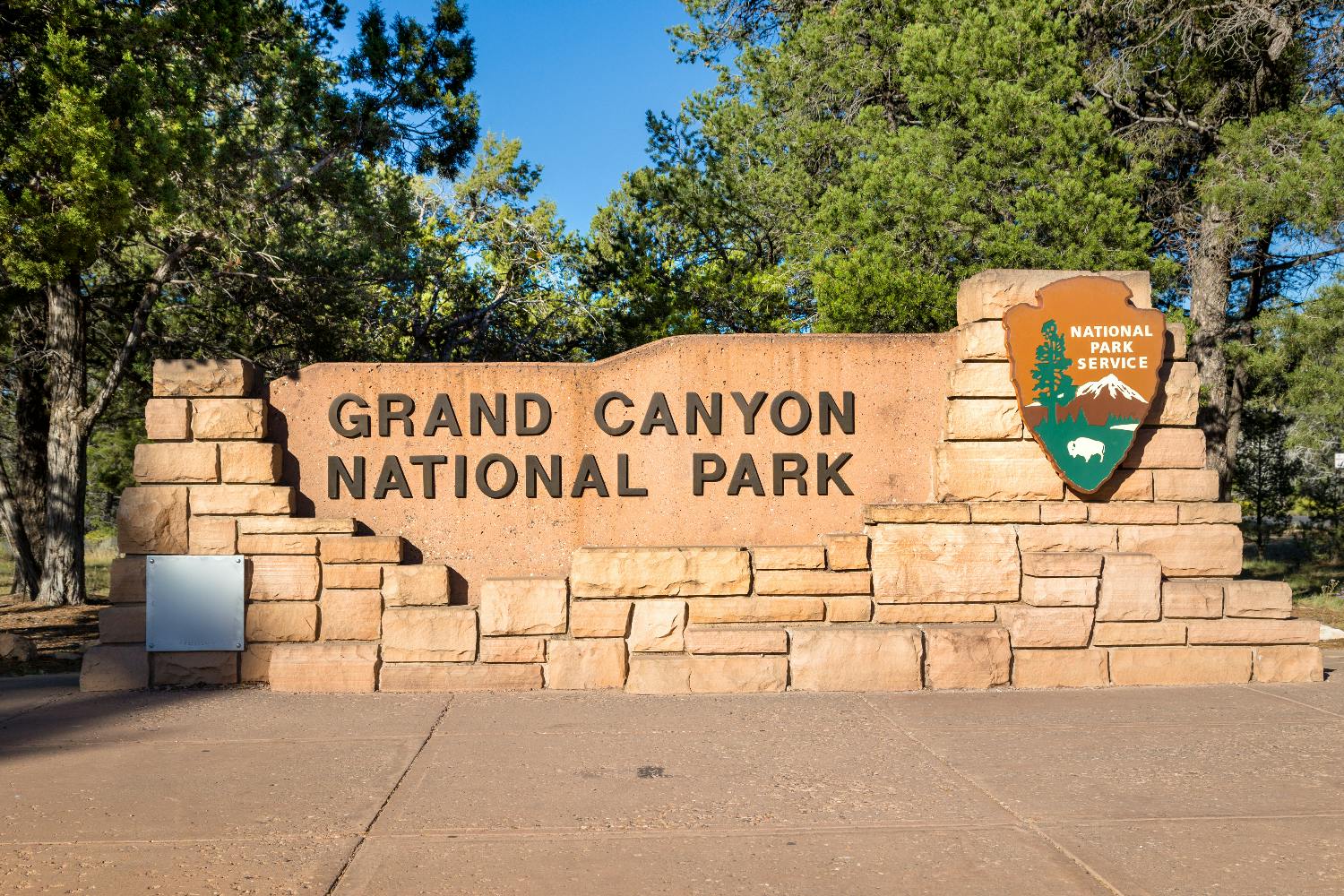 Grand Canyon south rim self-driving, walking and shuttling tour