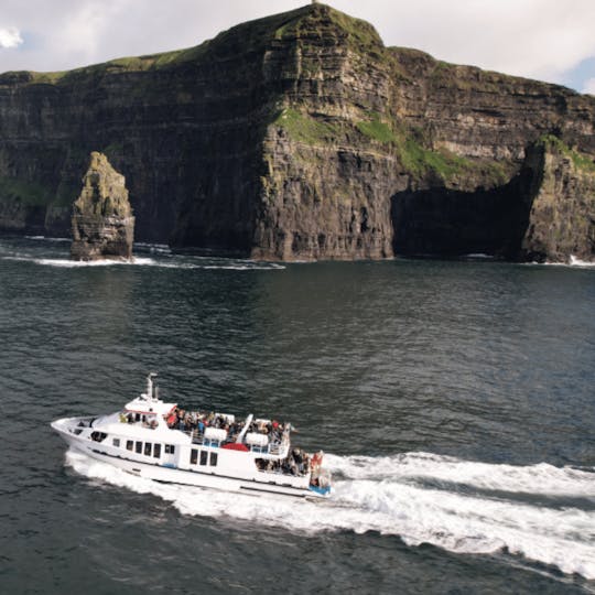 Bootstour zu den Cliffs of Moher und der Aillwee-Höhle ab Dublin