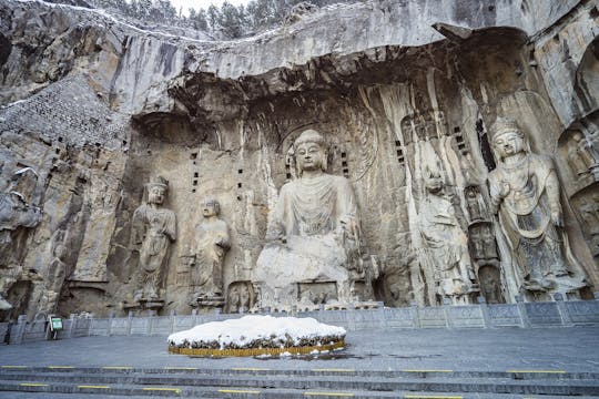 Tour culturale privato di Zhengzhou al tempio Shaolin e alle grotte di Longmen