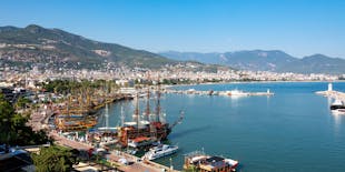 Crociera in barca per soli adulti da Alanya con soste per il bagno e pranzo