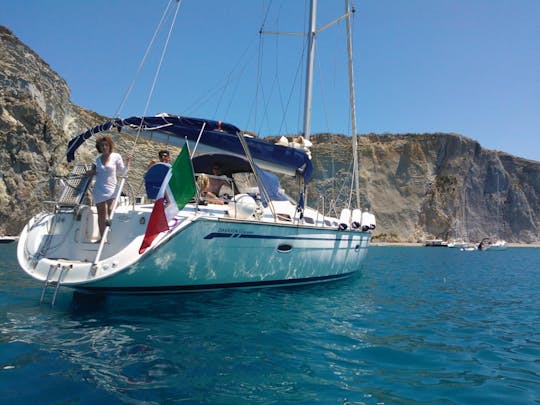 Crociera in barca a vela all'isola di Tavolara con pranzo da Porto San Paolo